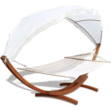 Riippumatto puujalustalla Sun